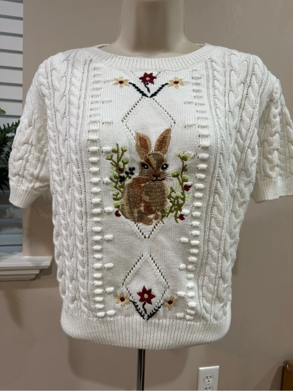 NWOT Cider Cream Cable-Knit Bunny Embroidered Short Sleeve Sweater - Size 1XL